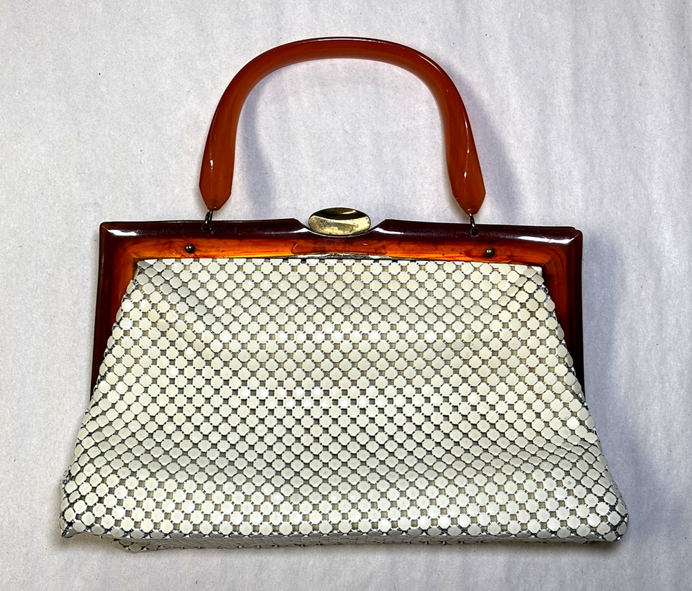 Vintage Whiting & Davis Mesh Handbag Lucite Handle Clasp Purse 10x6x3